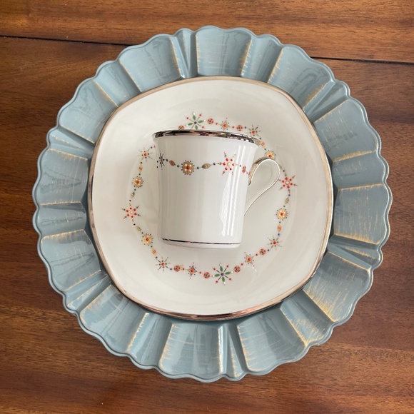 SET: Square Salad Plate w/Matching Mug Solitaire White Christmas by Lenox -4 ava - Picture 1 of 5